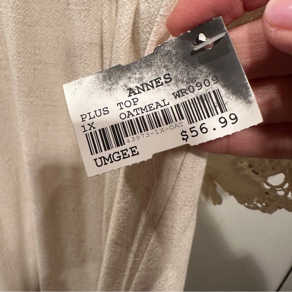 NEW Umgee 1X Cream Floral Lace Sleeve Blouse - Picture 4 of 12